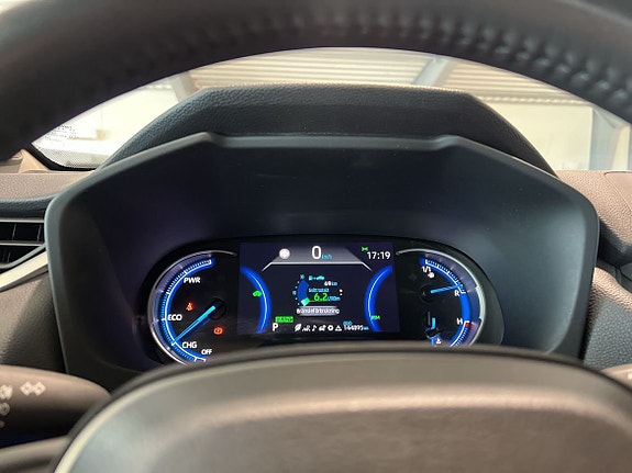 Toyota RAV4 14 of 24