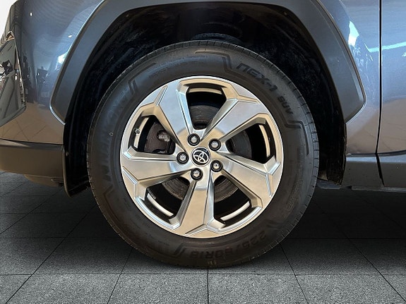 Toyota RAV4 16 of 24