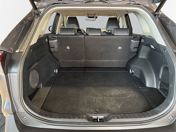 Toyota RAV4 10 of 24