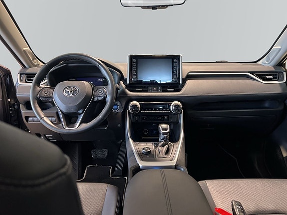 Toyota RAV4 8 of 24