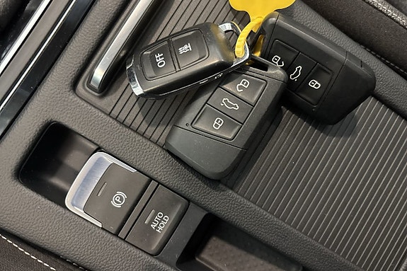 Volkswagen Passat 17 of 18