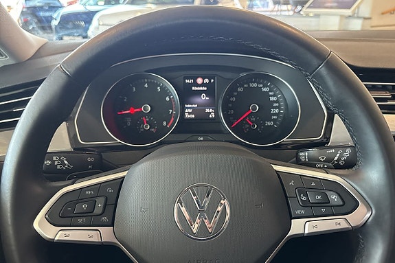 Volkswagen Passat 15 of 18