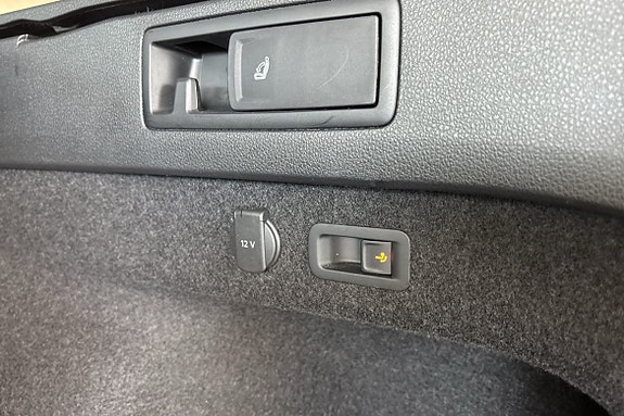 Volkswagen Passat 14 of 18