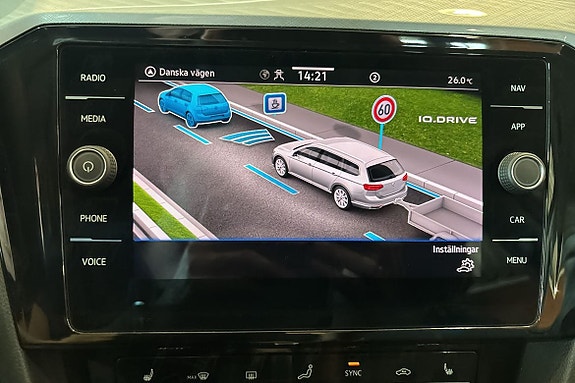 Volkswagen Passat 16 of 18