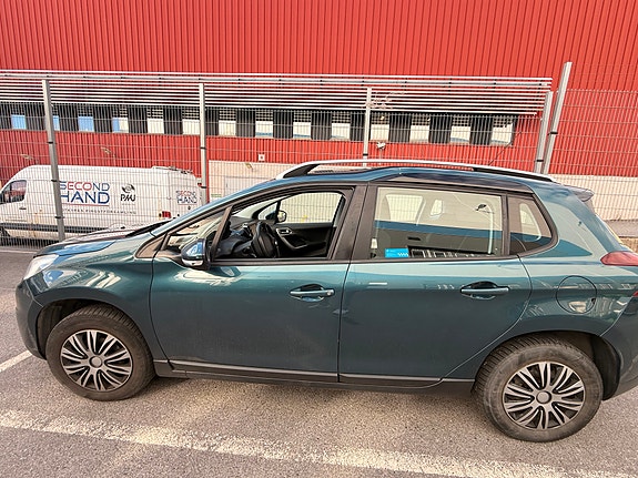 Peugeot 2008 4 of 5