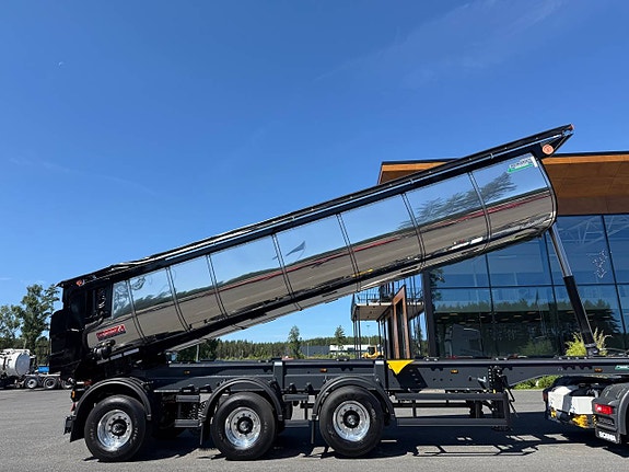 Hakarps - Langendorf 30 tons asfaltstrailer OMGÅENDE LEV 8 of 12