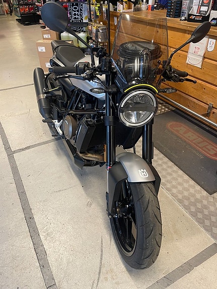 Husqvarna 701 Vitpilen 3 of 4