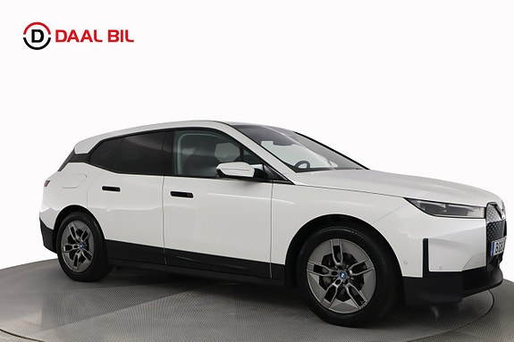 BMW iX 4 of 5