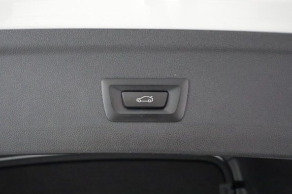 BMW iX 28 of 28