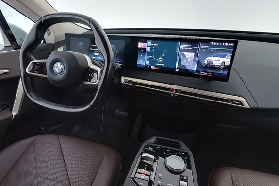 BMW iX 15 of 28