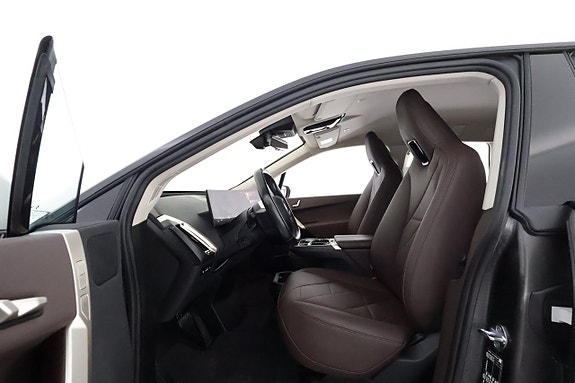 BMW iX 10 of 28