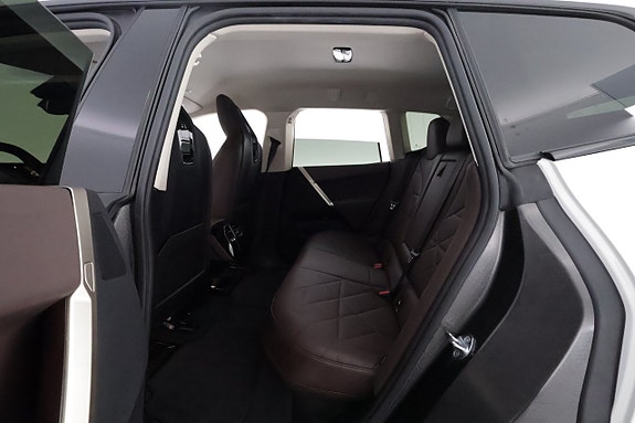 BMW iX 12 of 28