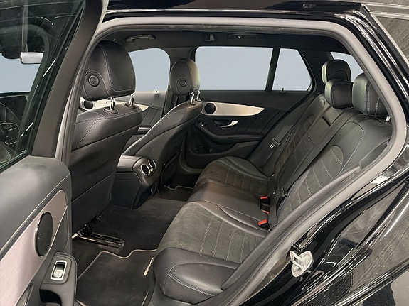 Mercedes-Benz C300 13 of 19