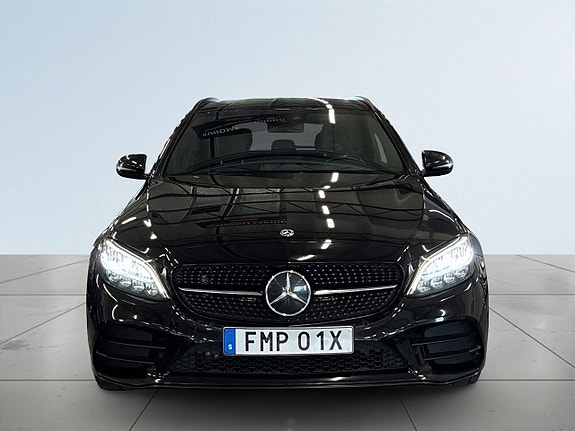Mercedes-Benz C300 2 of 5