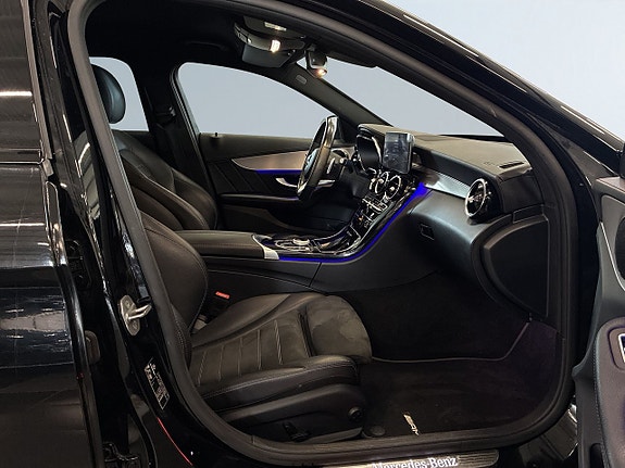 Mercedes-Benz C300 10 of 19