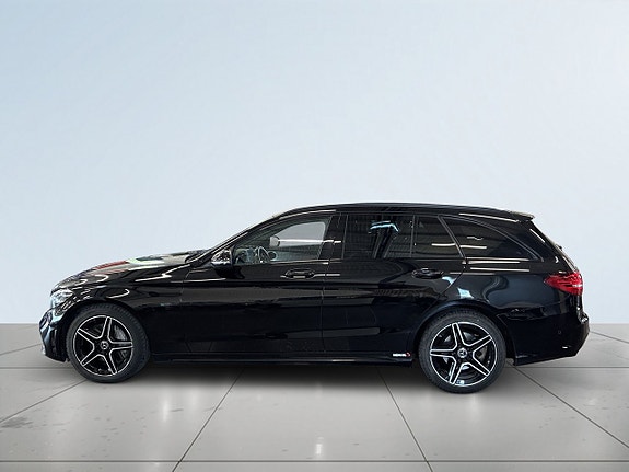 Mercedes-Benz C300 4 of 5