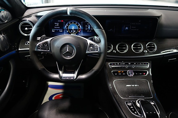 Mercedes-Benz AMG GT Roadster 9 of 11