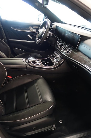 Mercedes-Benz AMG GT Roadster 7 of 11