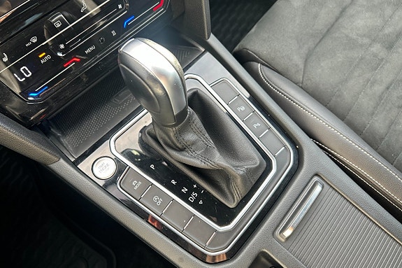Volkswagen Passat 27 of 29