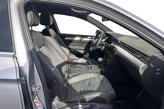 Volkswagen Passat 16 of 29