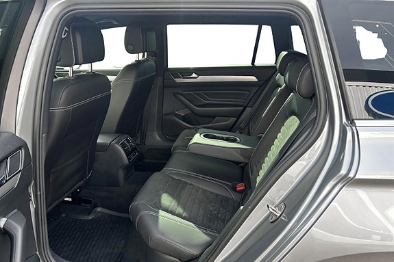 Volkswagen Passat 15 of 29