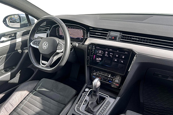 Volkswagen Passat 17 of 29