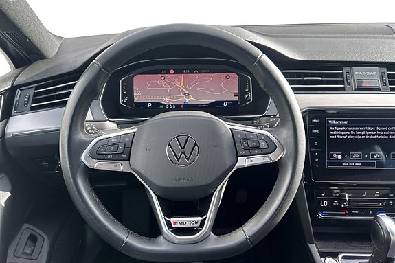 Volkswagen Passat 13 of 29