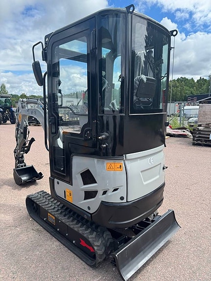 Minigrävare XP-18, Kubota D902, mycket ingår i priset. 7 of 12