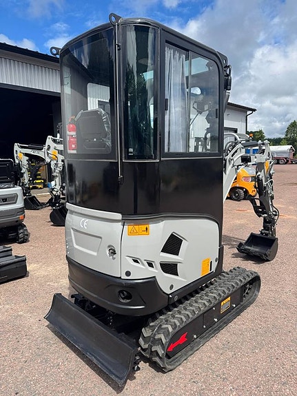 Minigrävare XP-18, Kubota D902, mycket ingår i priset. 8 of 12