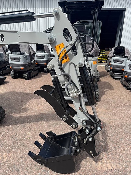 Minigrävare XP-18, Kubota D902, mycket ingår i priset. 9 of 12