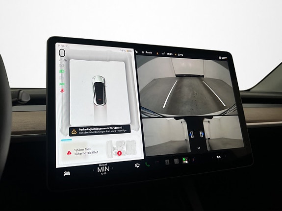 Tesla Model Y 14 of 30