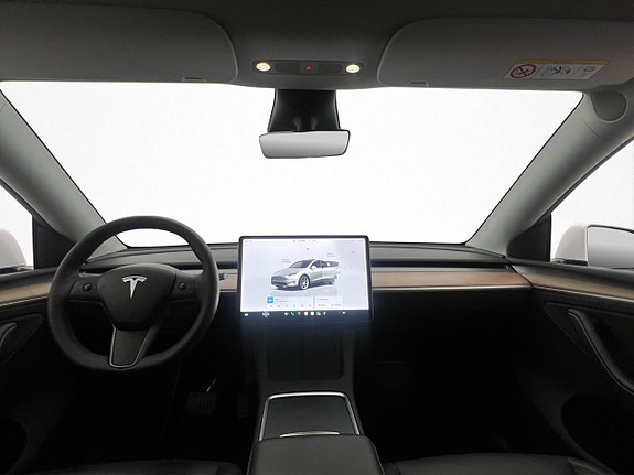 Tesla Model Y 11 of 30