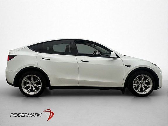 Tesla Model Y 8 of 30