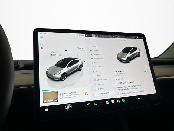 Tesla Model Y 18 of 30
