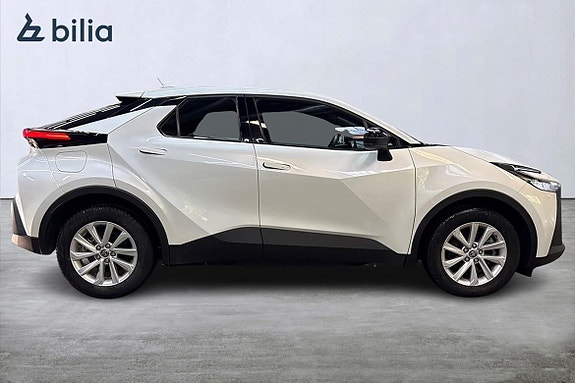 Toyota C-HR 18 of 21