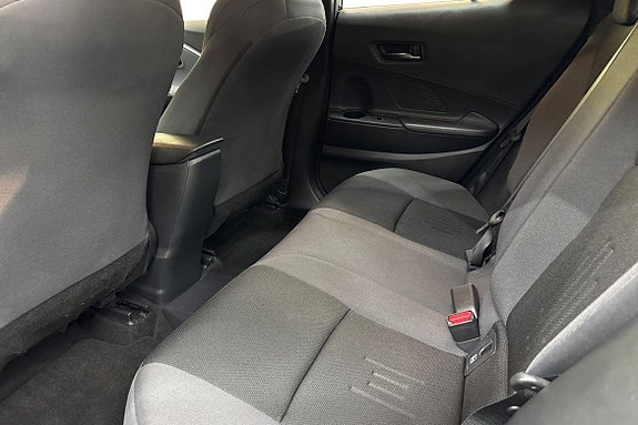 Toyota C-HR 13 of 21