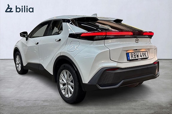 Toyota C-HR 2 of 21