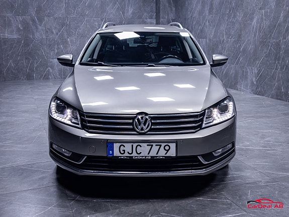 Volkswagen Passat 2 of 5