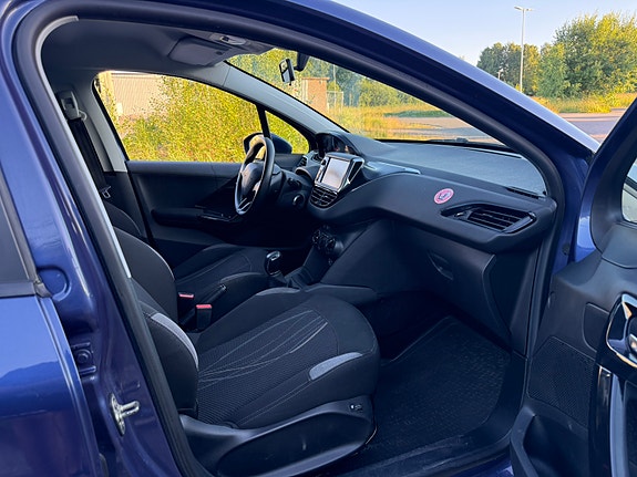 Peugeot 208 5 of 5
