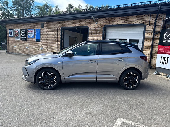 Opel Grandland 2 of 5