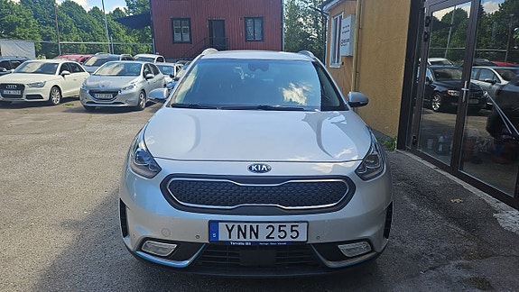 Kia Niro 2 of 5