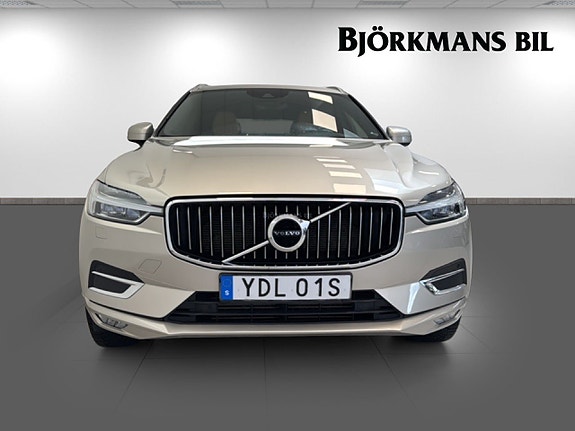 Volvo XC60 2 of 5