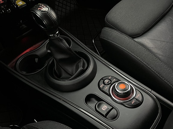 MINI Countryman Cooper SE 21 of 30