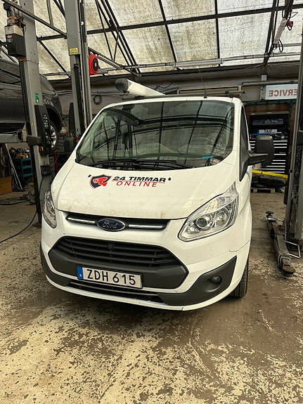 Ford Transit Custom 2 of 5