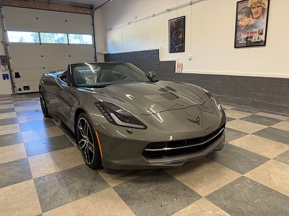 Chevrolet Corvette 3 of 5