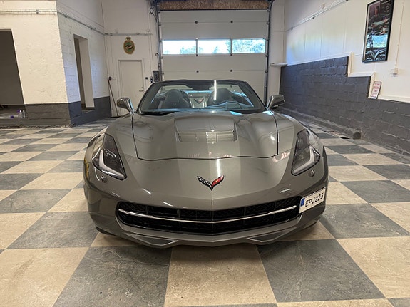 Chevrolet Corvette 4 of 5