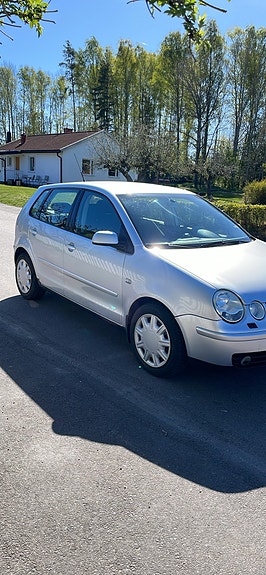 Volkswagen Polo 2 of 5