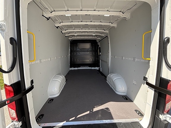 Volkswagen Crafter 6 of 11