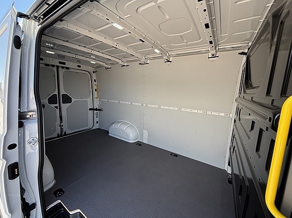 Volkswagen Crafter 5 of 5