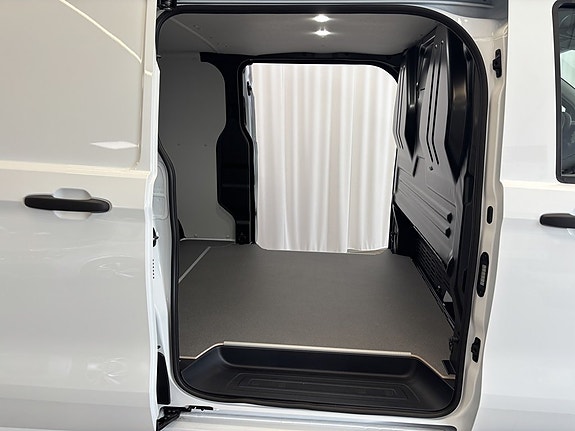 Volkswagen Transporter 9 of 13